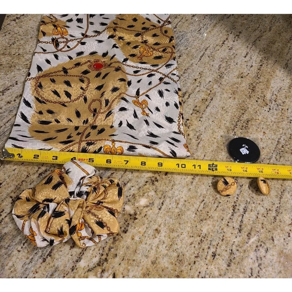 Vtg H&W Roberts Silky Animal Fluer de lis Link Print Scarf Scrunchie Earring Set